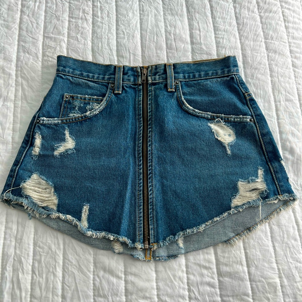 CARMAR mini jean skirt. Size 27